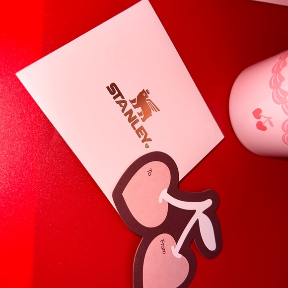 The Valentine's Day Quencher H2.0 Flowstate Tumbler 40 OZ Pink Velvet Cake - Picture 12 of 16